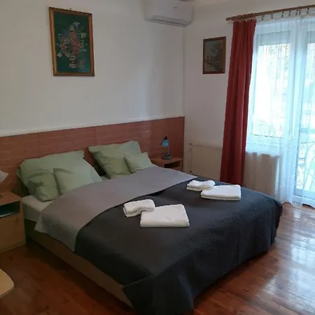 Attila Vendeghaz Apartment Heviz