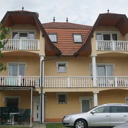 Apartment Attila Vendeghaz *