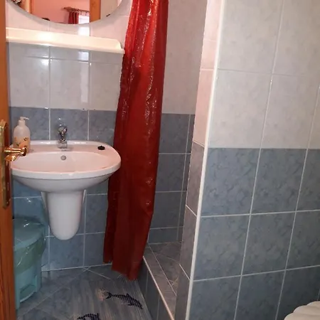 Attila Vendeghaz Apartment Heviz